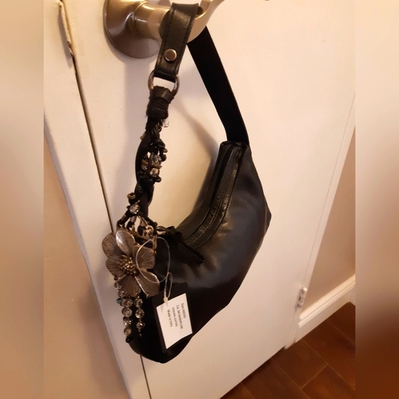 Black  leather hand bag with floral detail - Picture 5 of 14